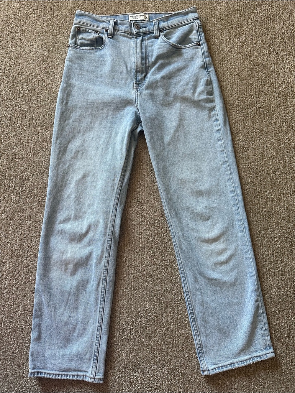 Abercrombie Curve Love Ultra High Rise Ankle Straight Jeans| Light Wash Size27/4